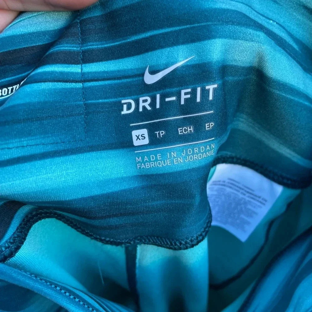 NIKE BLUE SPACE DYE CROPPED LEGGINGS - Picture 3 of 4